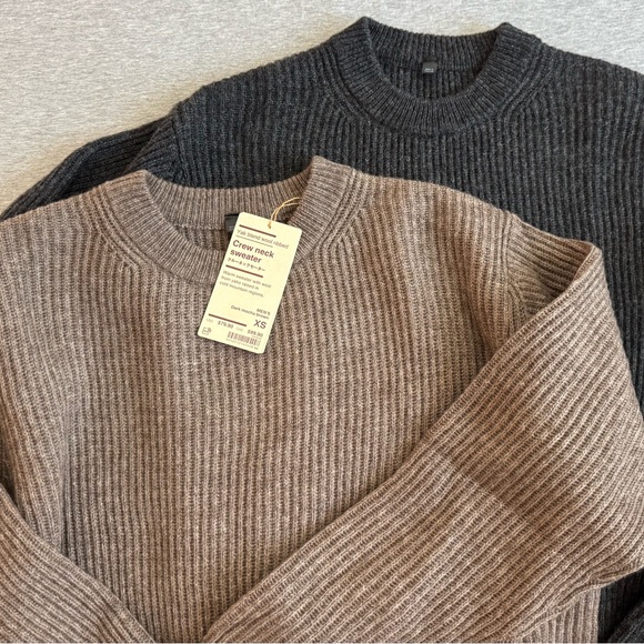 Muji Gray and Brown Ribbed Turtleneck Sweaters - Picture 2 of 3